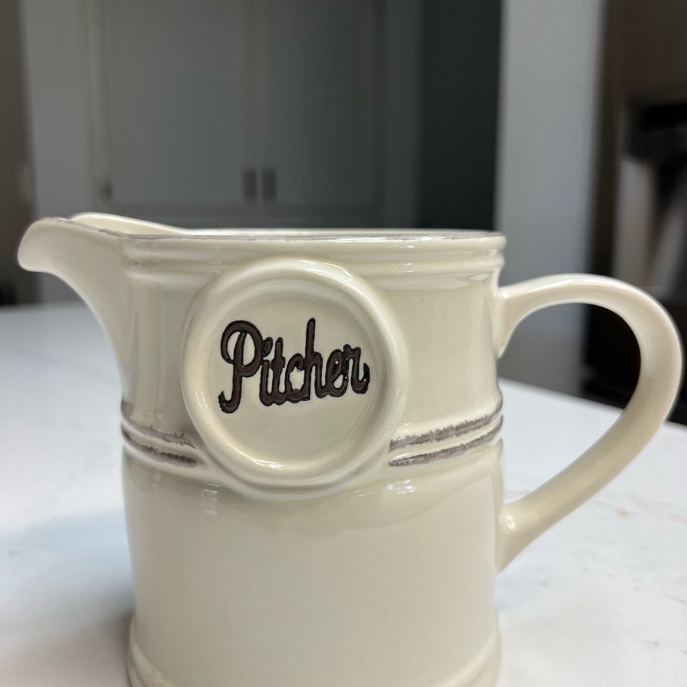 Pitcher 28 oz. - Picture 8 of 9